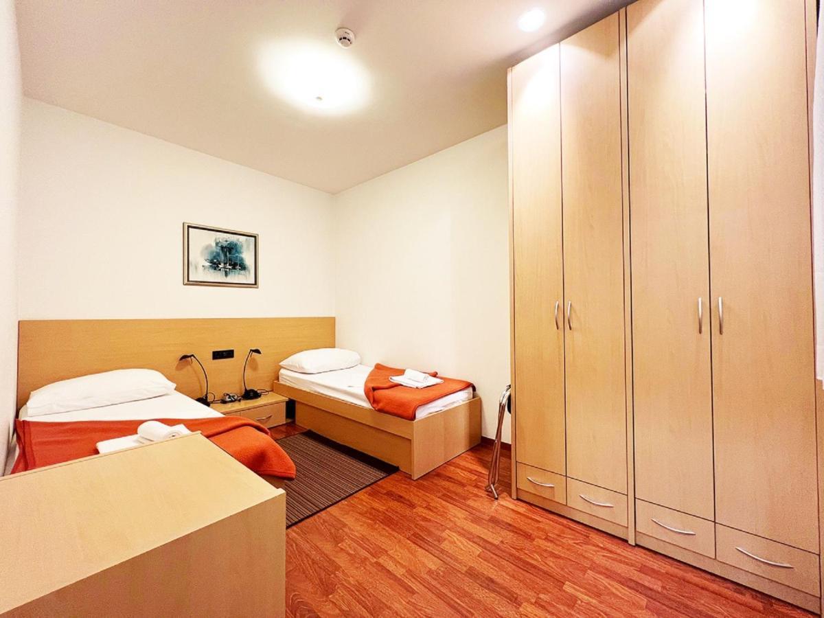 Rooms Studentsko Naselje Ivan Goran Kovacic Rijeka Oda fotoğraf