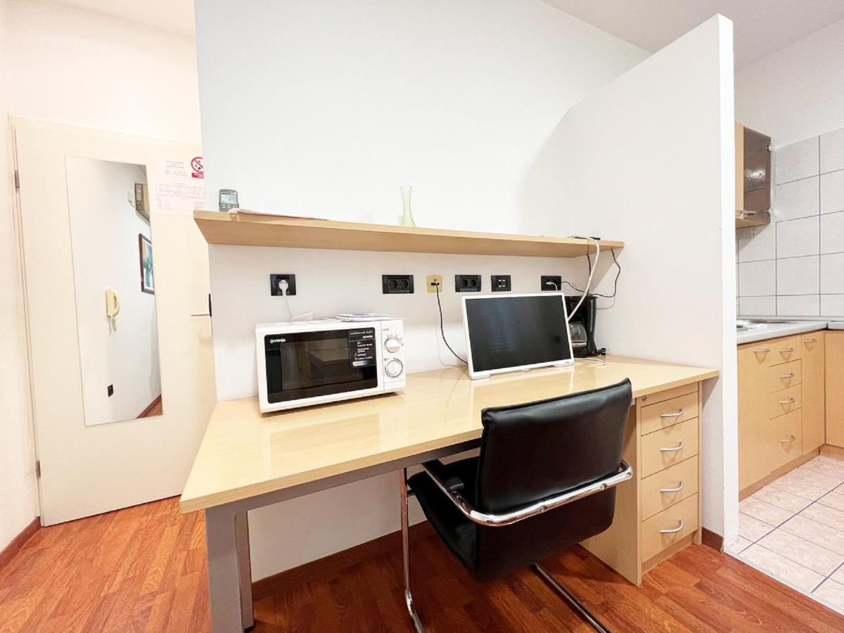 Rooms Studentsko Naselje Ivan Goran Kovacic Rijeka Oda fotoğraf
